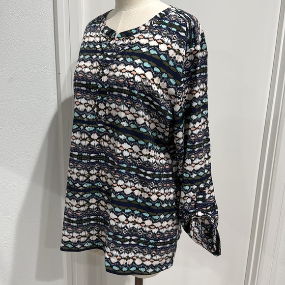Van Heusen Women’s Rolled Sleeve Top - L - Picture 1 of 12